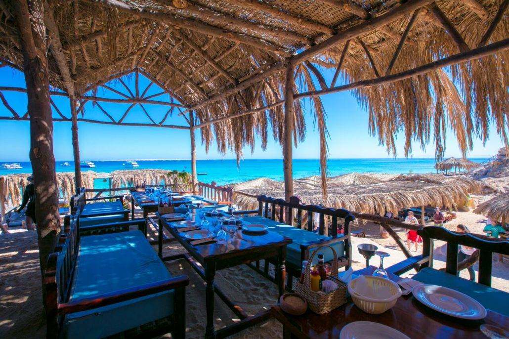 Mahmya - lunch on island