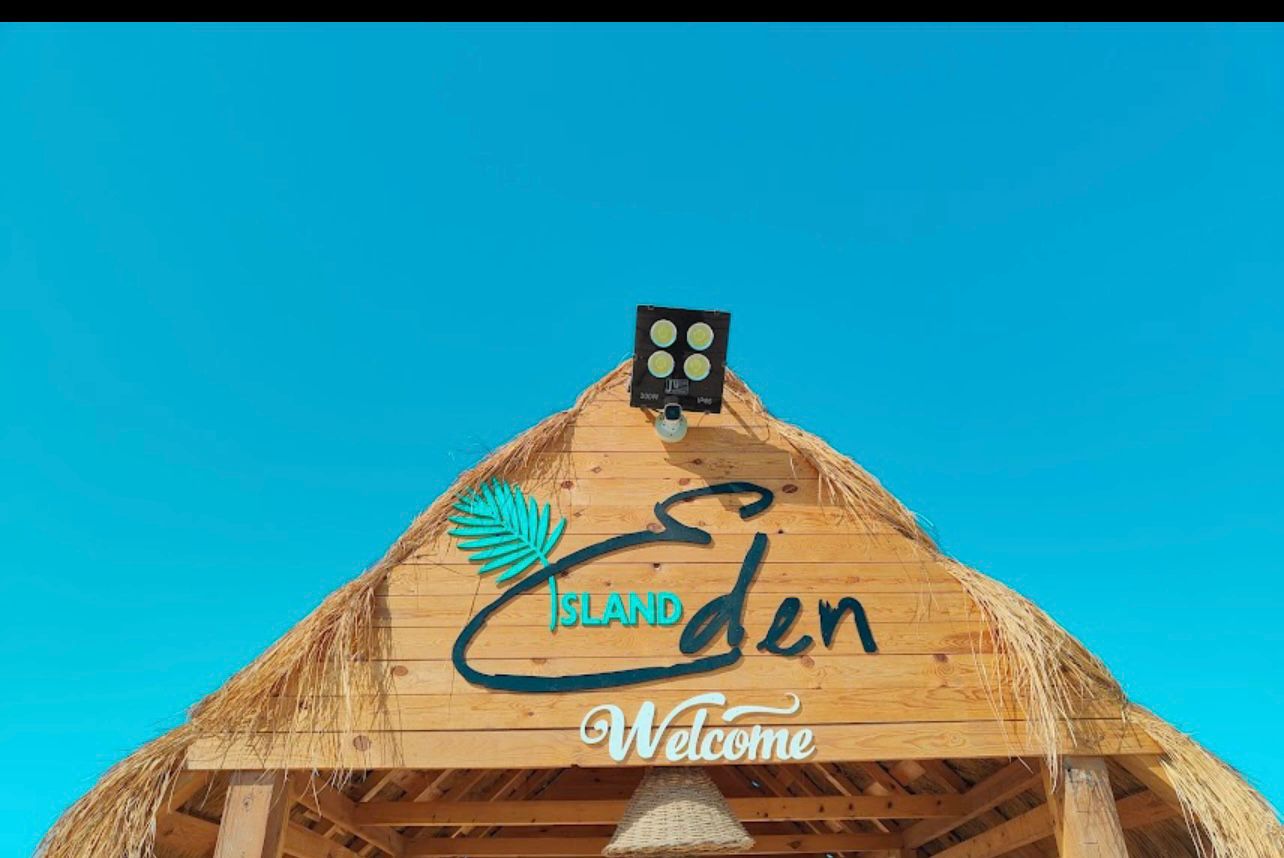 Eden - lunch on island